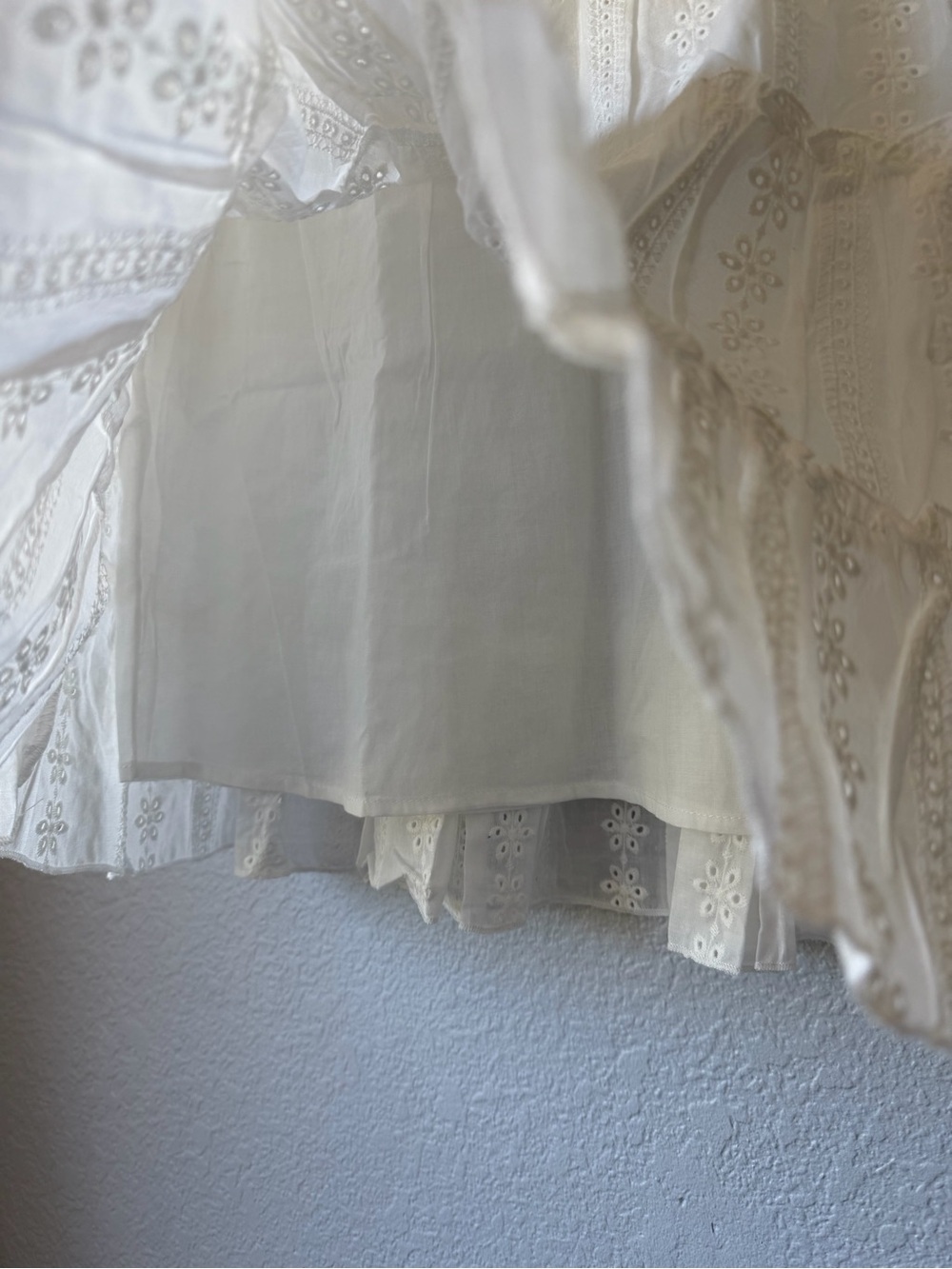 HYFVE Tiered Eyelet White Mini Skirt, NWOT, Size Large. 100% Cotton - Picture 3 of 11